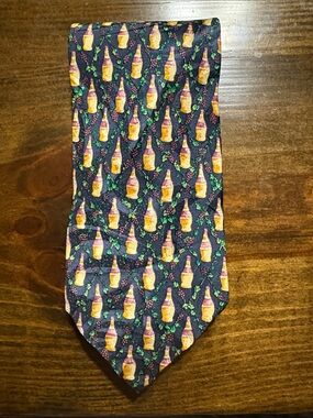 RM STYLE Silk Navy Tie with wine bottle and grapes